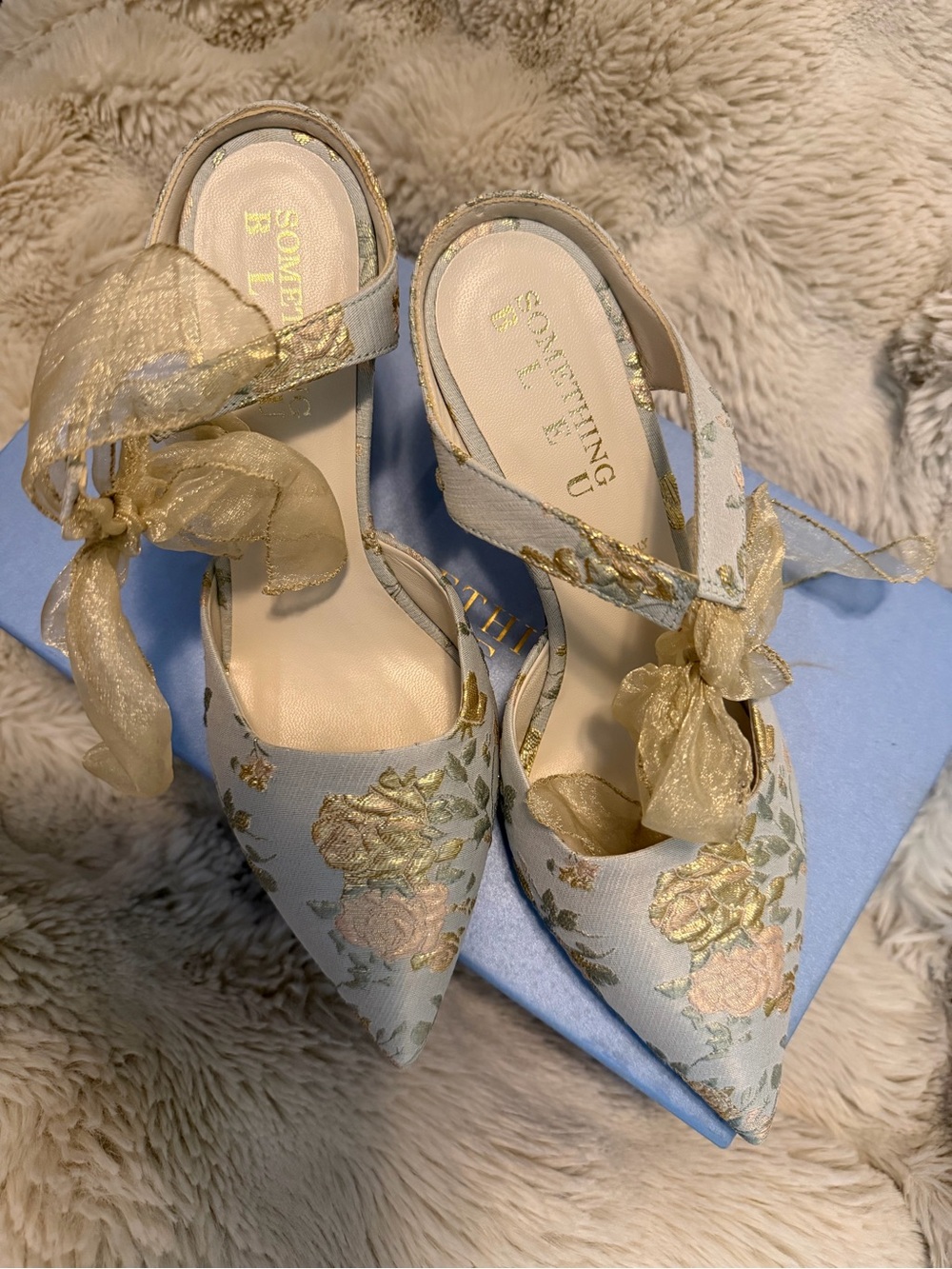 New with Box Something Bleu Bridal Elvie Romance Pearl Blue Floral Heels 8M